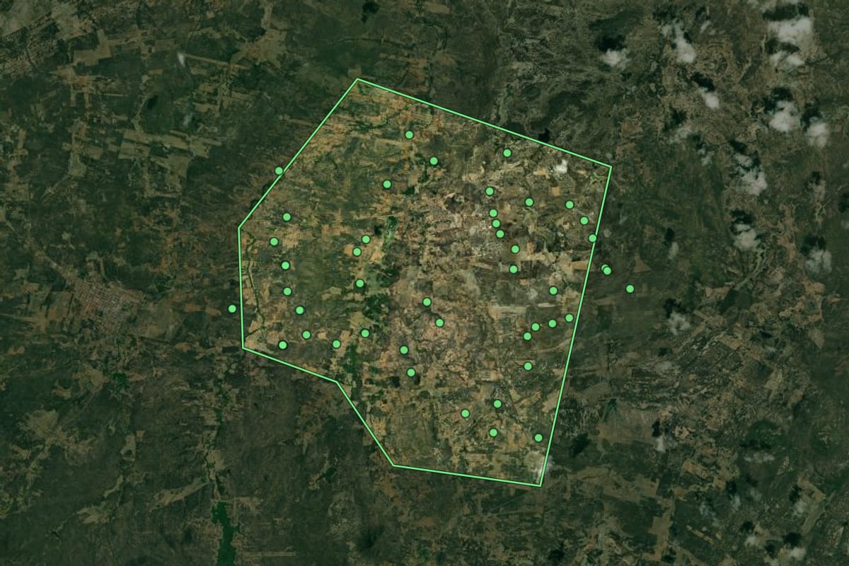 Imagem de satélite de Olho d'Água do Borges (RN), com o contorno do município e a posição dos imóveis desta página.