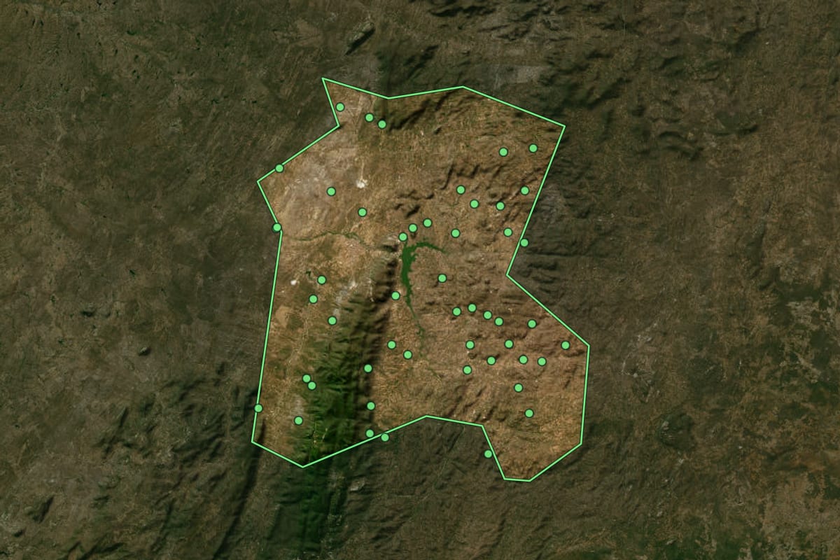 Imagem de satélite de Parelhas (RN), com o contorno do município e a posição dos imóveis desta página.