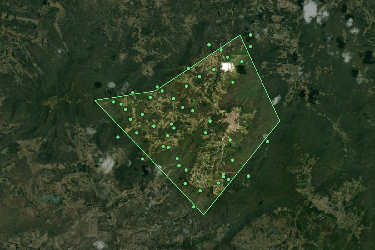 Imagem de satélite de Portalegre (RN), com o contorno do município e a posição dos imóveis desta página.