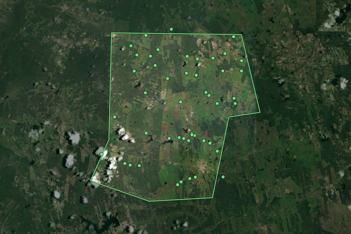 Imagem de satélite de Santa Maria (RN), com o contorno do município e a posição dos imóveis desta página.