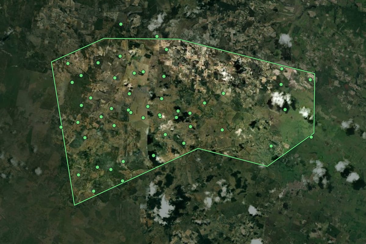 Imagem de satélite de Serrinha (RN), com o contorno do município e a posição dos imóveis desta página.