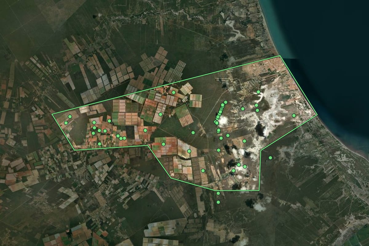Imagem de satélite de Tibau (RN), com o contorno do município e a posição dos imóveis desta página.