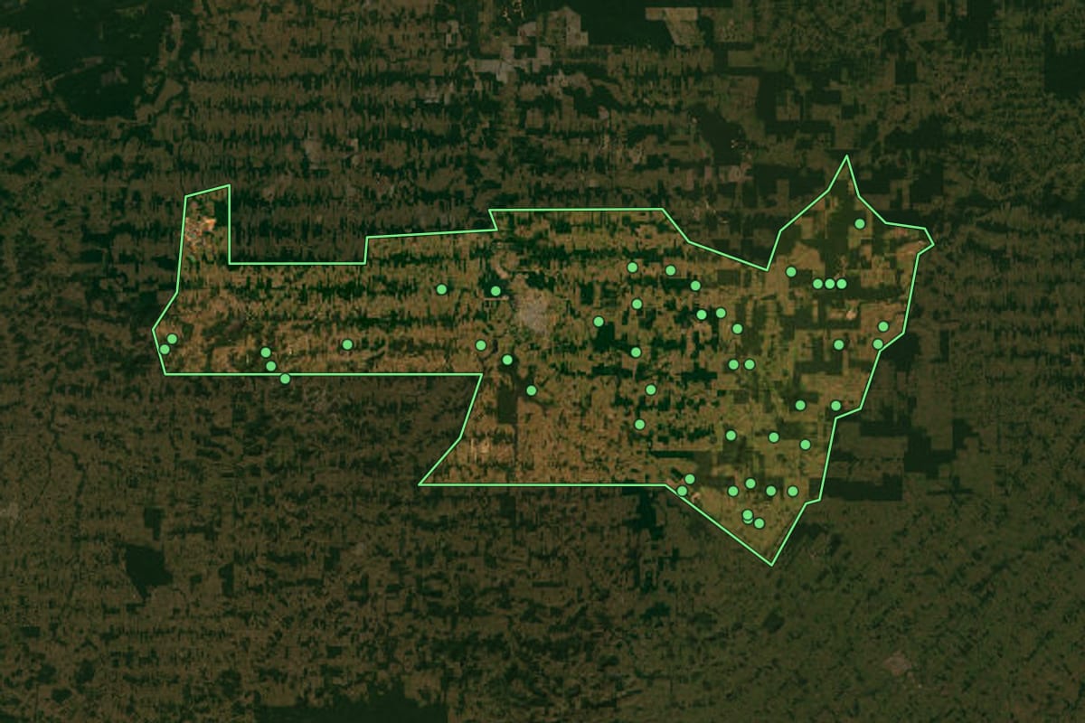Imagem de satélite de Ariquemes (RO), com o contorno do município e a posição dos imóveis desta página.