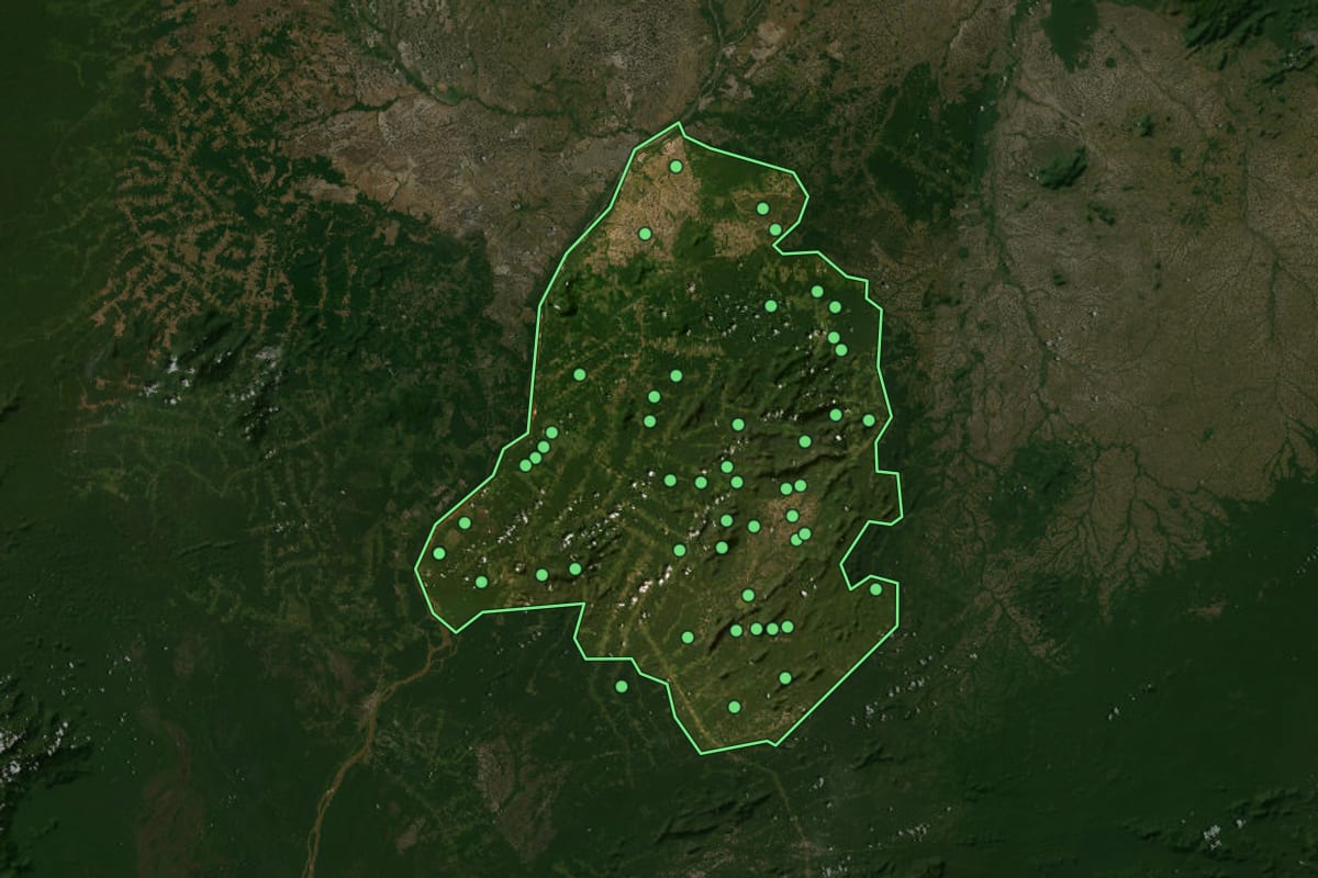 Imagem de satélite de Cantá (RR), com o contorno do município e a posição dos imóveis desta página.