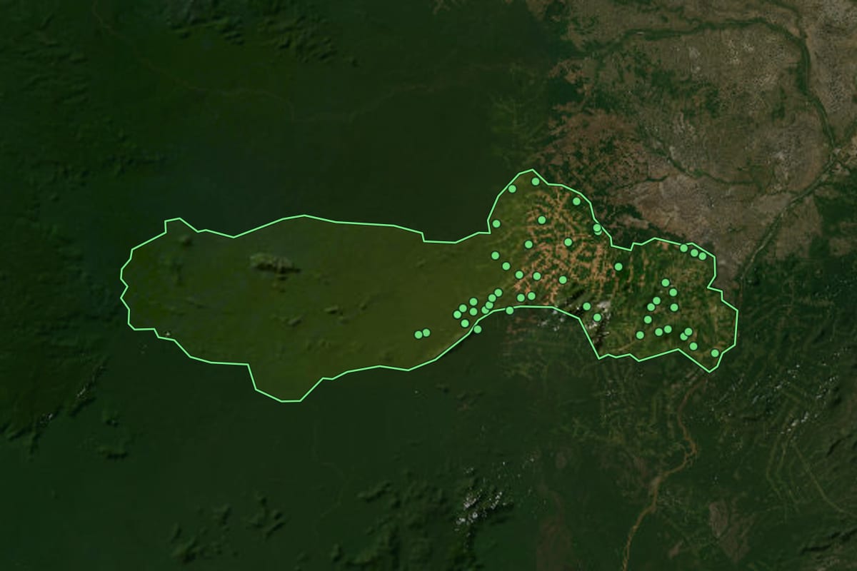 Imagem de satélite de Mucajaí (RR), com o contorno do município e a posição dos imóveis desta página.