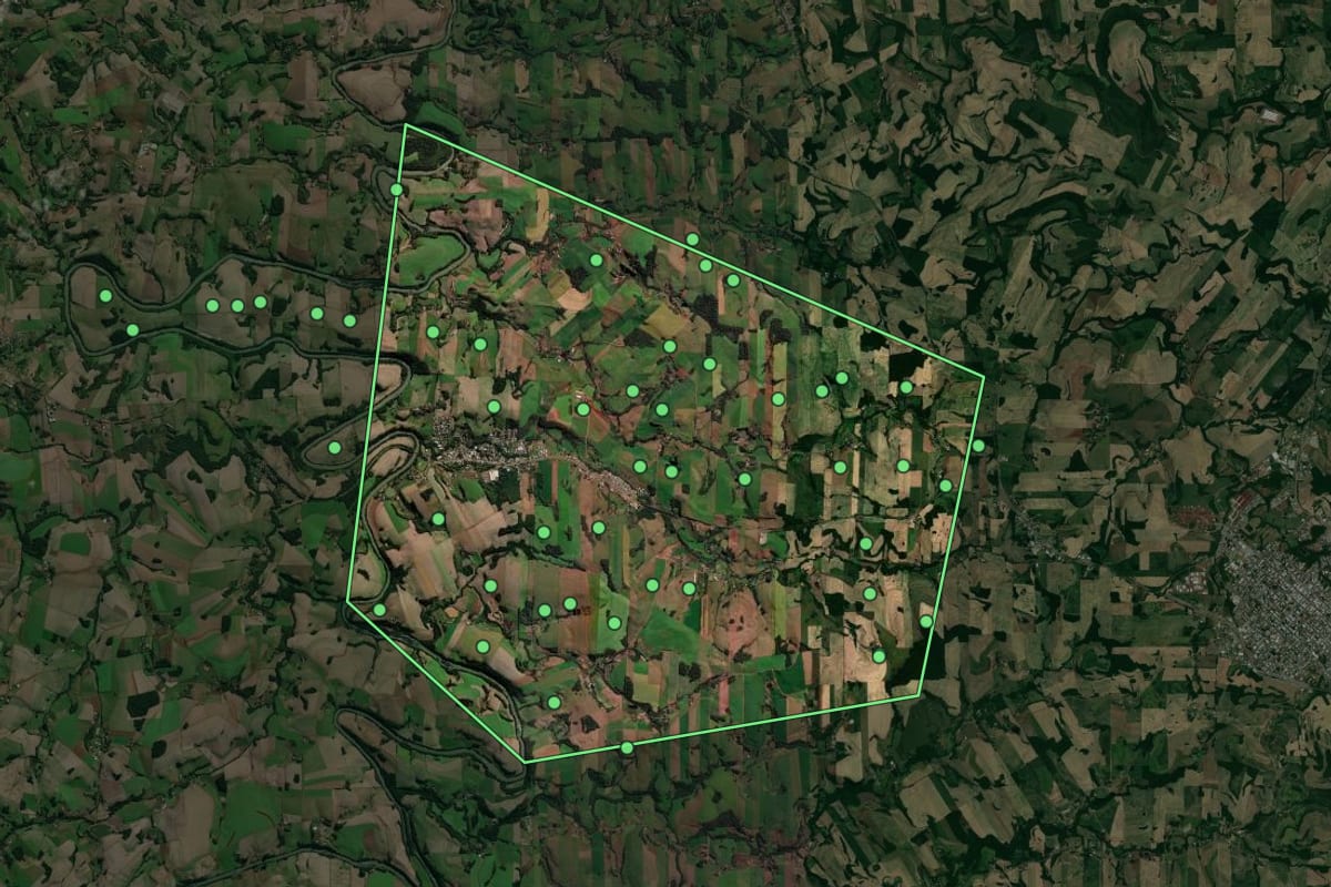Imagem de satélite de Barra Funda (RS), com o contorno do município e a posição dos imóveis desta página.