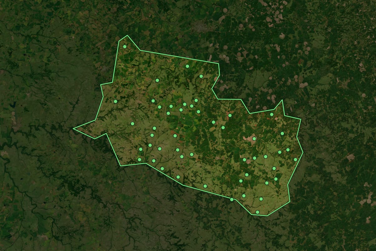 Imagem de satélite de Bossoroca (RS), com o contorno do município e a posição dos imóveis desta página.