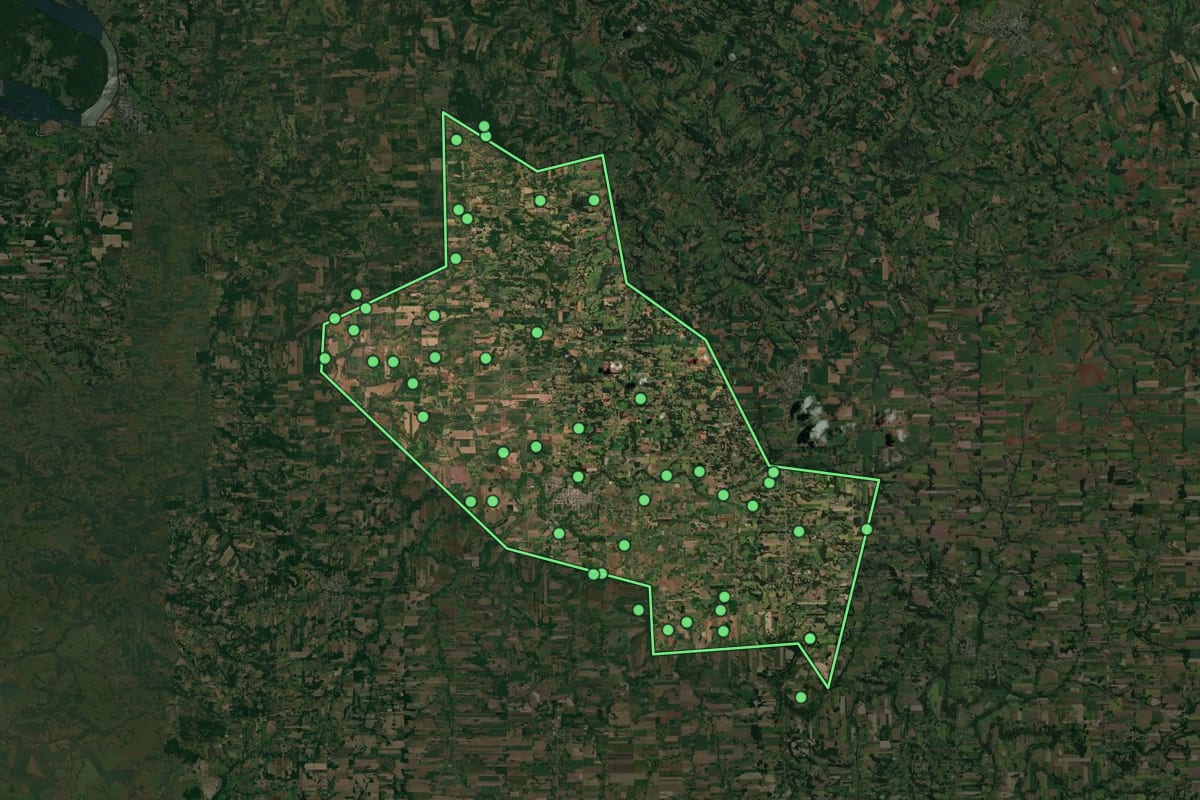 Imagem de satélite de Campina das Missões (RS), com o contorno do município e a posição dos imóveis desta página.