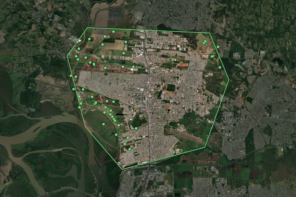 Imagem de satélite de Canoas (RS), com o contorno do município e a posição dos imóveis desta página.