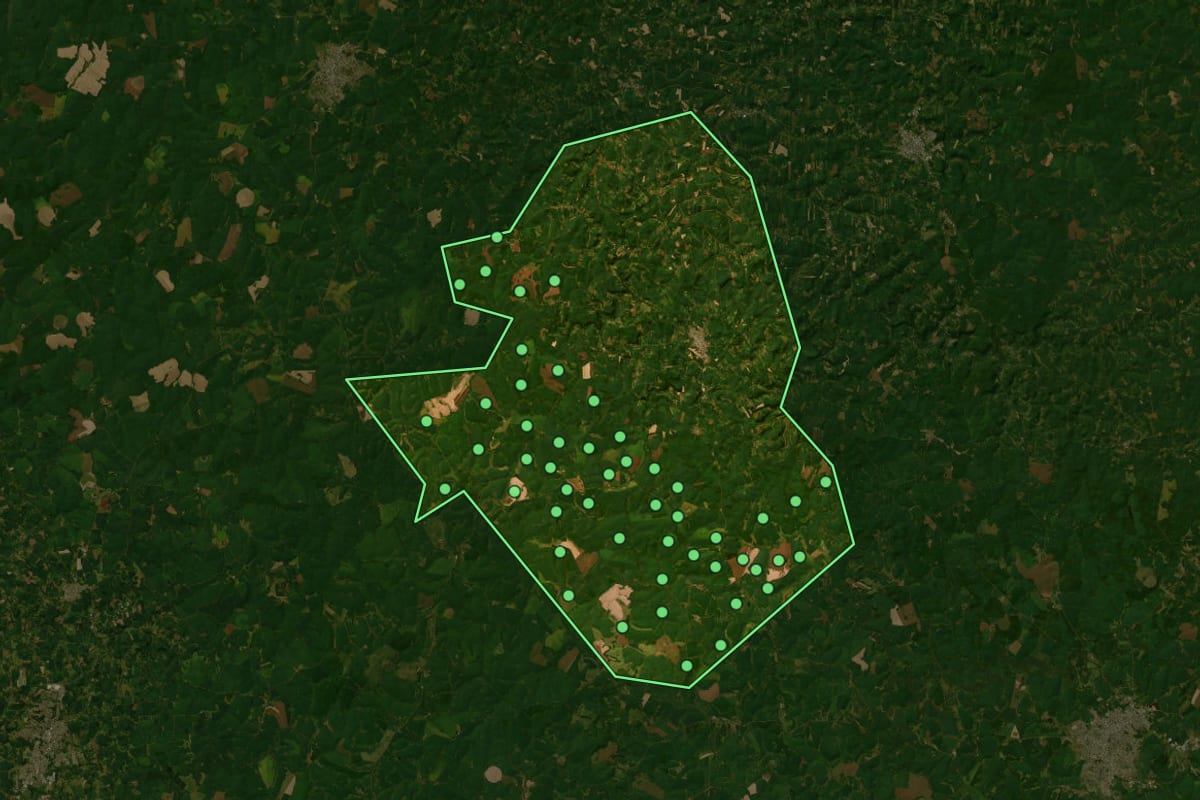 Imagem de satélite de Chapada (RS), com o contorno do município e a posição dos imóveis desta página.