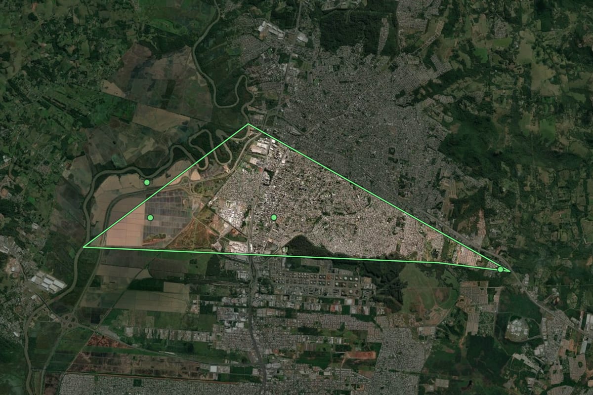 Imagem de satélite de Esteio (RS), com o contorno do município e a posição dos imóveis desta página.