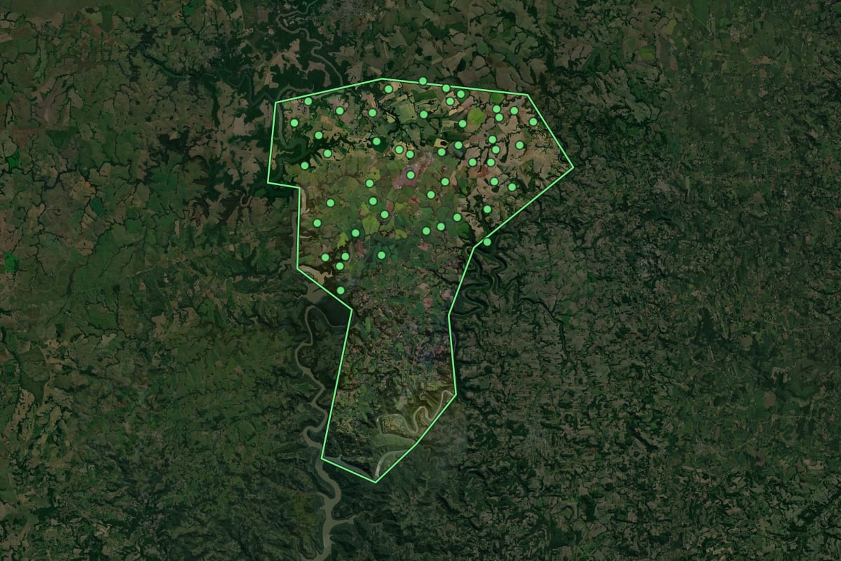 Imagem de satélite de Estrela Velha (RS), com o contorno do município e a posição dos imóveis desta página.