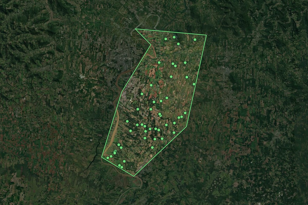 Imagem de satélite de Estrela (RS), com o contorno do município e a posição dos imóveis desta página.