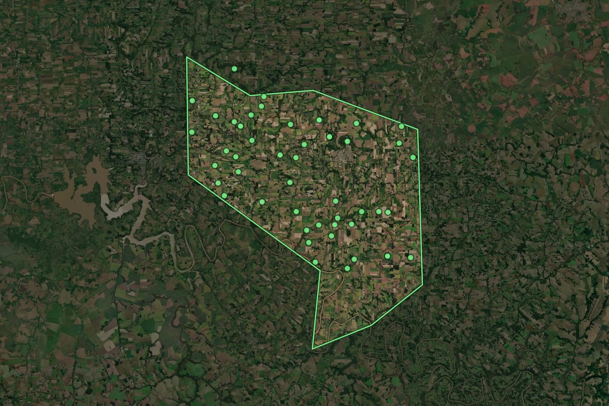 Imagem de satélite de Guarani das Missões (RS), com o contorno do município e a posição dos imóveis desta página.