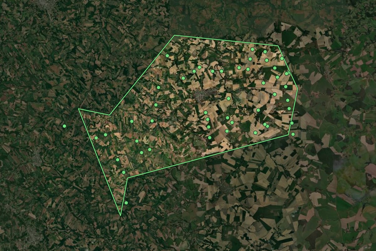 Imagem de satélite de Humaitá (RS), com o contorno do município e a posição dos imóveis desta página.