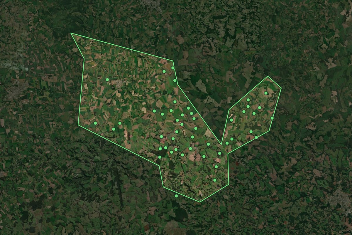 Imagem de satélite de Ibiaçá (RS), com o contorno do município e a posição dos imóveis desta página.