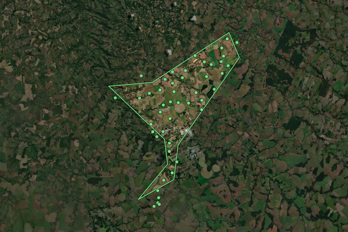 Imagem de satélite de Inhacorá (RS), com o contorno do município e a posição dos imóveis desta página.