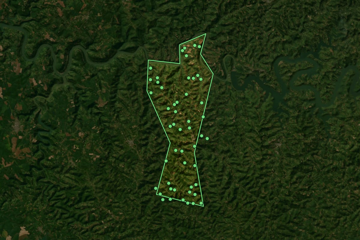 Imagem de satélite de Itatiba do Sul (RS), com o contorno do município e a posição dos imóveis desta página.