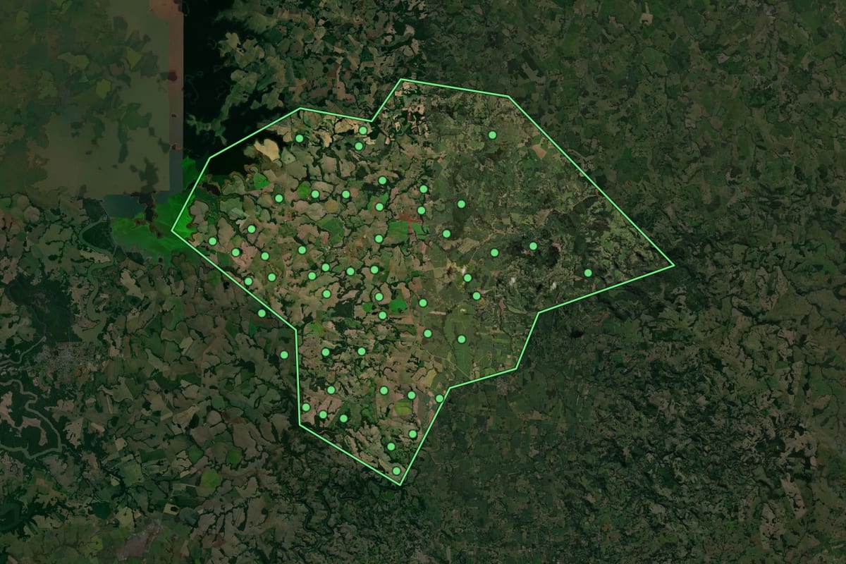 Imagem de satélite de Jacuizinho (RS), com o contorno do município e a posição dos imóveis desta página.
