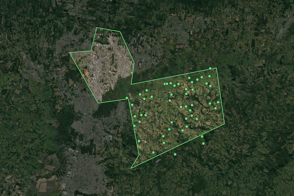 Imagem de satélite de Novo Hamburgo (RS), com o contorno do município e a posição dos imóveis desta página.