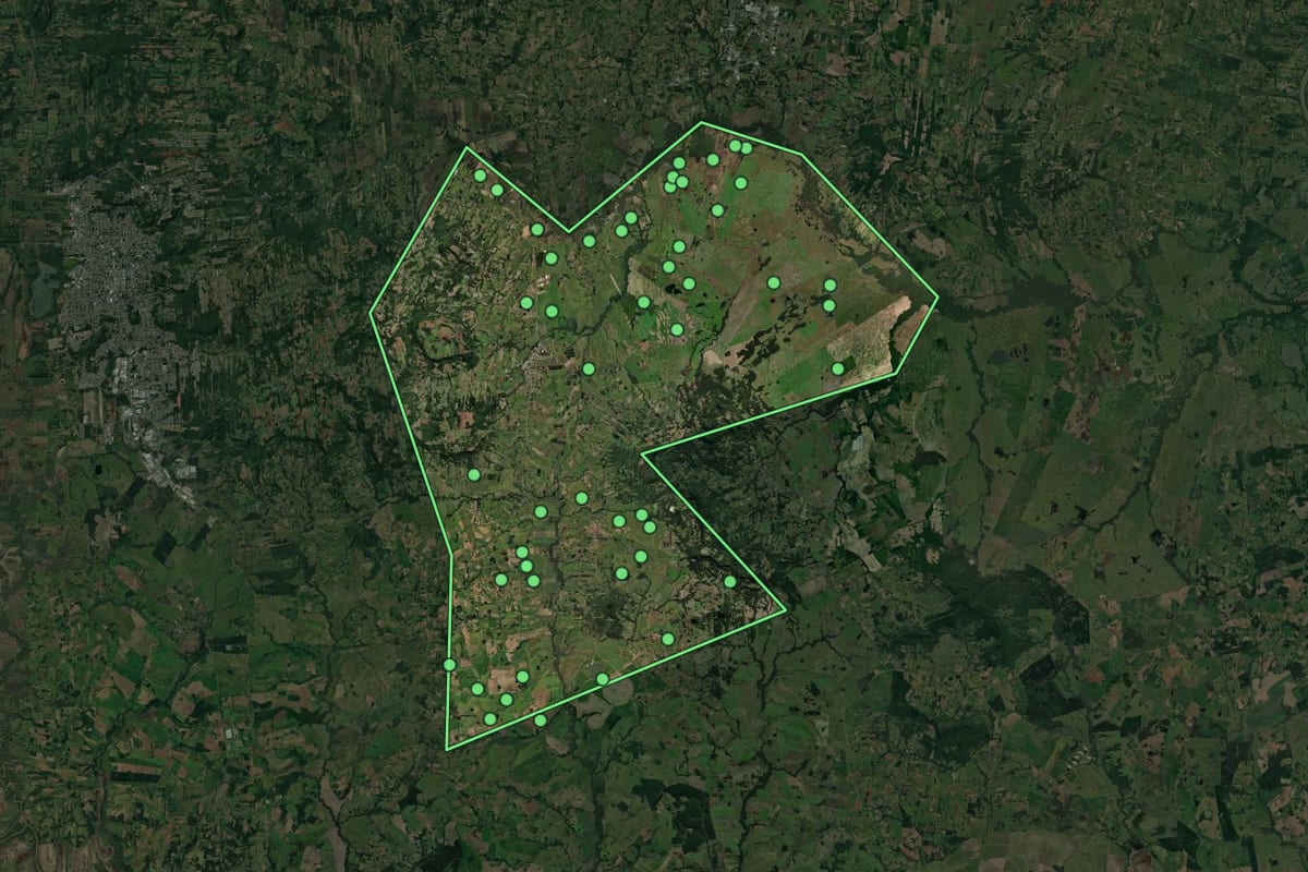 Imagem de satélite de Passo do Sobrado (RS), com o contorno do município e a posição dos imóveis desta página.