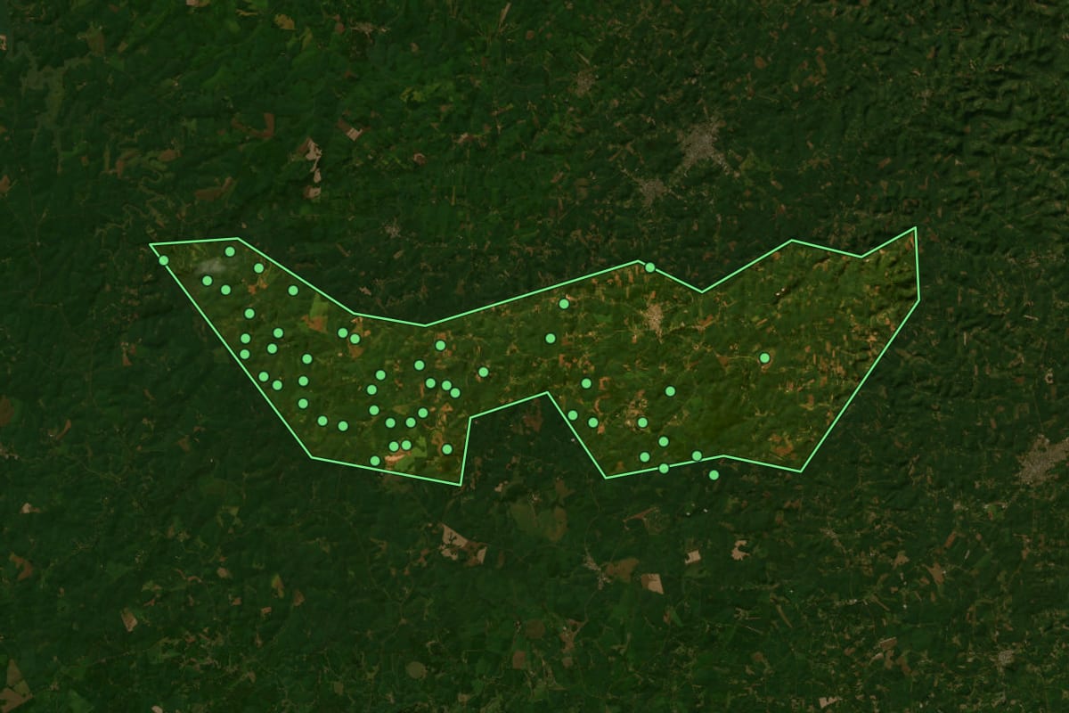 Imagem de satélite de Sertão (RS), com o contorno do município e a posição dos imóveis desta página.