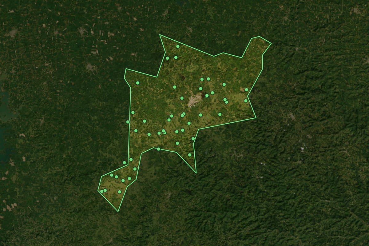 Imagem de satélite de Soledade (RS), com o contorno do município e a posição dos imóveis desta página.