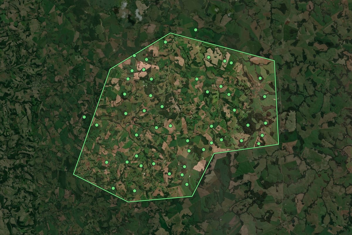 Imagem de satélite de Tupanci do Sul (RS), com o contorno do município e a posição dos imóveis desta página.