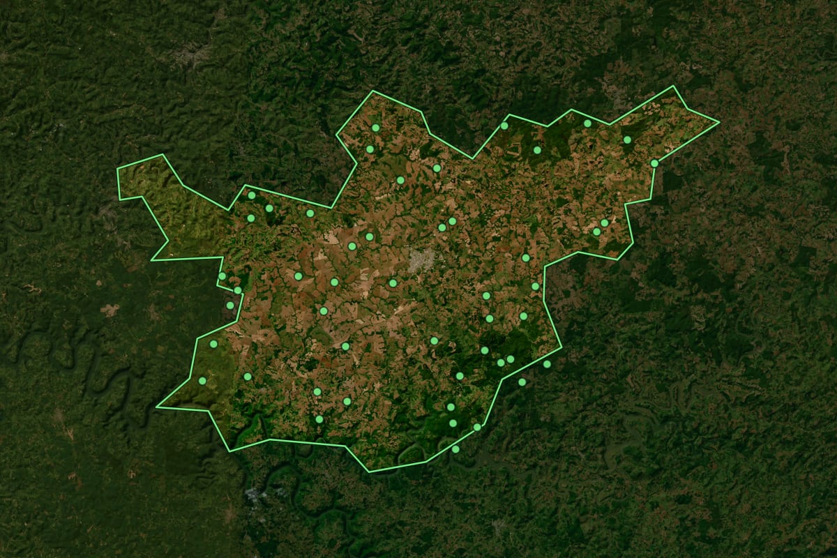 Imagem de satélite de Campos Novos (SC), com o contorno do município e a posição dos imóveis desta página.