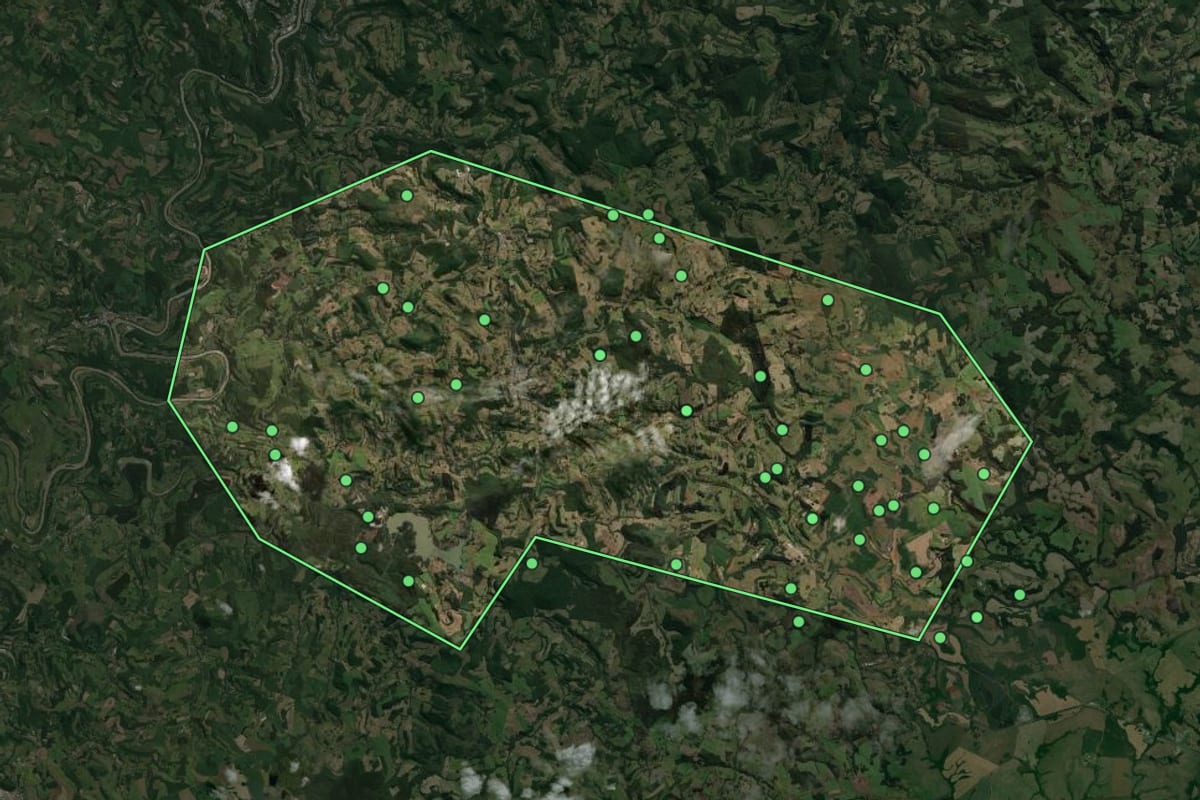 Imagem de satélite de Erval Velho (SC), com o contorno do município e a posição dos imóveis desta página.
