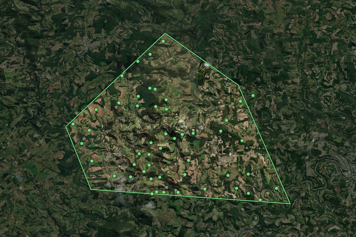 Imagem de satélite de Iomerê (SC), com o contorno do município e a posição dos imóveis desta página.
