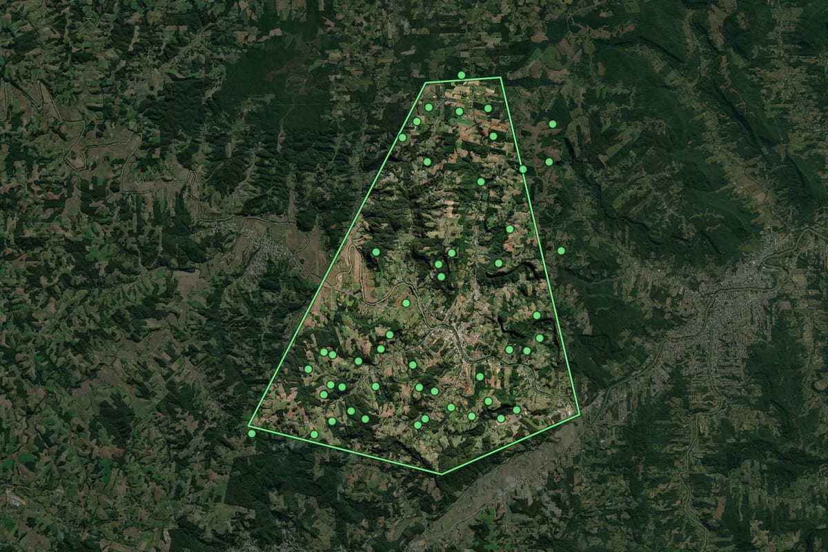 Imagem de satélite de Laurentino (SC), com o contorno do município e a posição dos imóveis desta página.