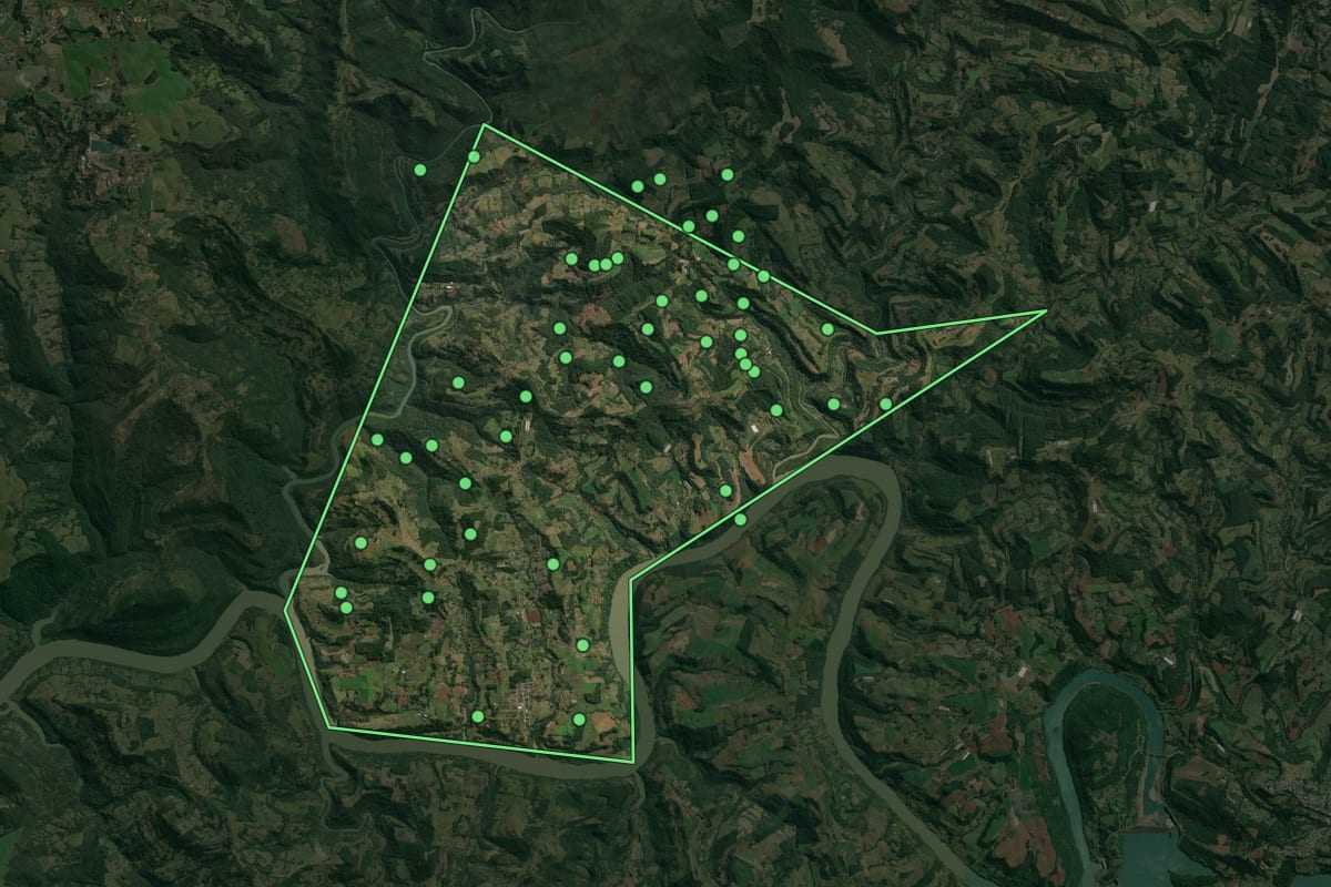 Imagem de satélite de Paial (SC), com o contorno do município e a posição dos imóveis desta página.
