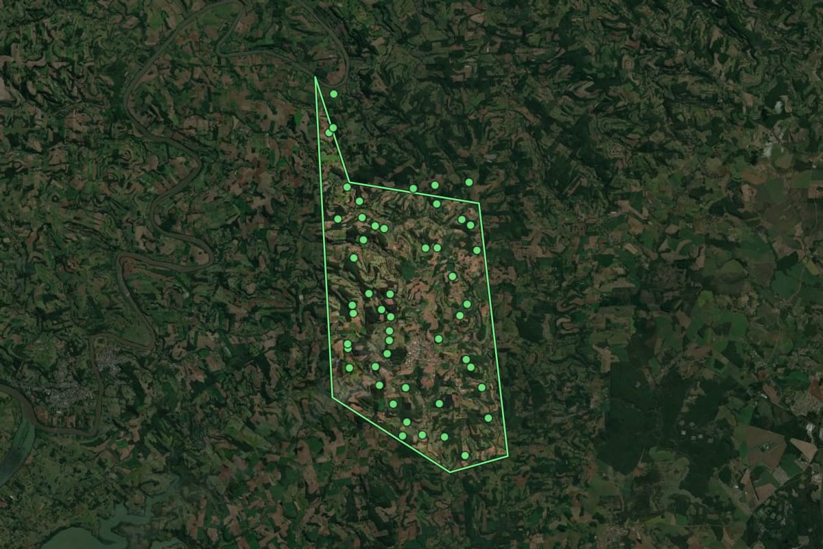 Imagem de satélite de Planalto Alegre (SC), com o contorno do município e a posição dos imóveis desta página.