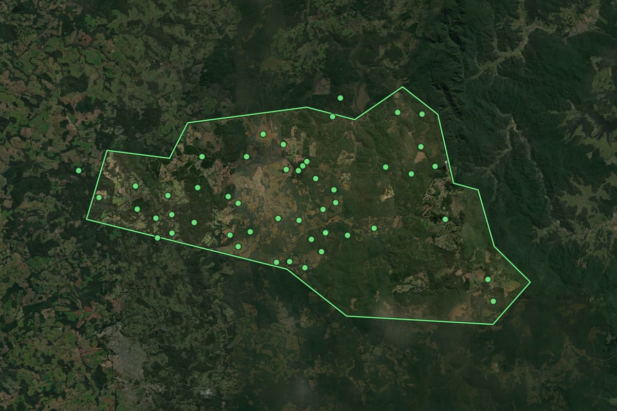 Imagem de satélite de Ponte Alta do Norte (SC), com o contorno do município e a posição dos imóveis desta página.