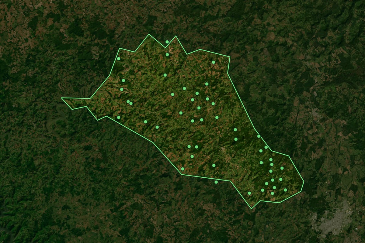 Imagem de satélite de São José do Cerrito (SC), com o contorno do município e a posição dos imóveis desta página.