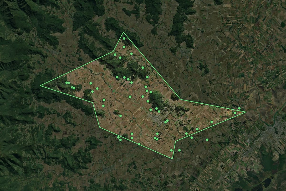 Imagem de satélite de Turvo (SC), com o contorno do município e a posição dos imóveis desta página.
