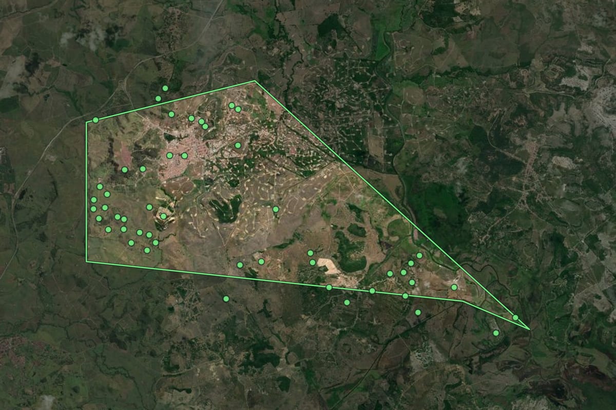 Imagem de satélite de Carmópolis (SE), com o contorno do município e a posição dos imóveis desta página.