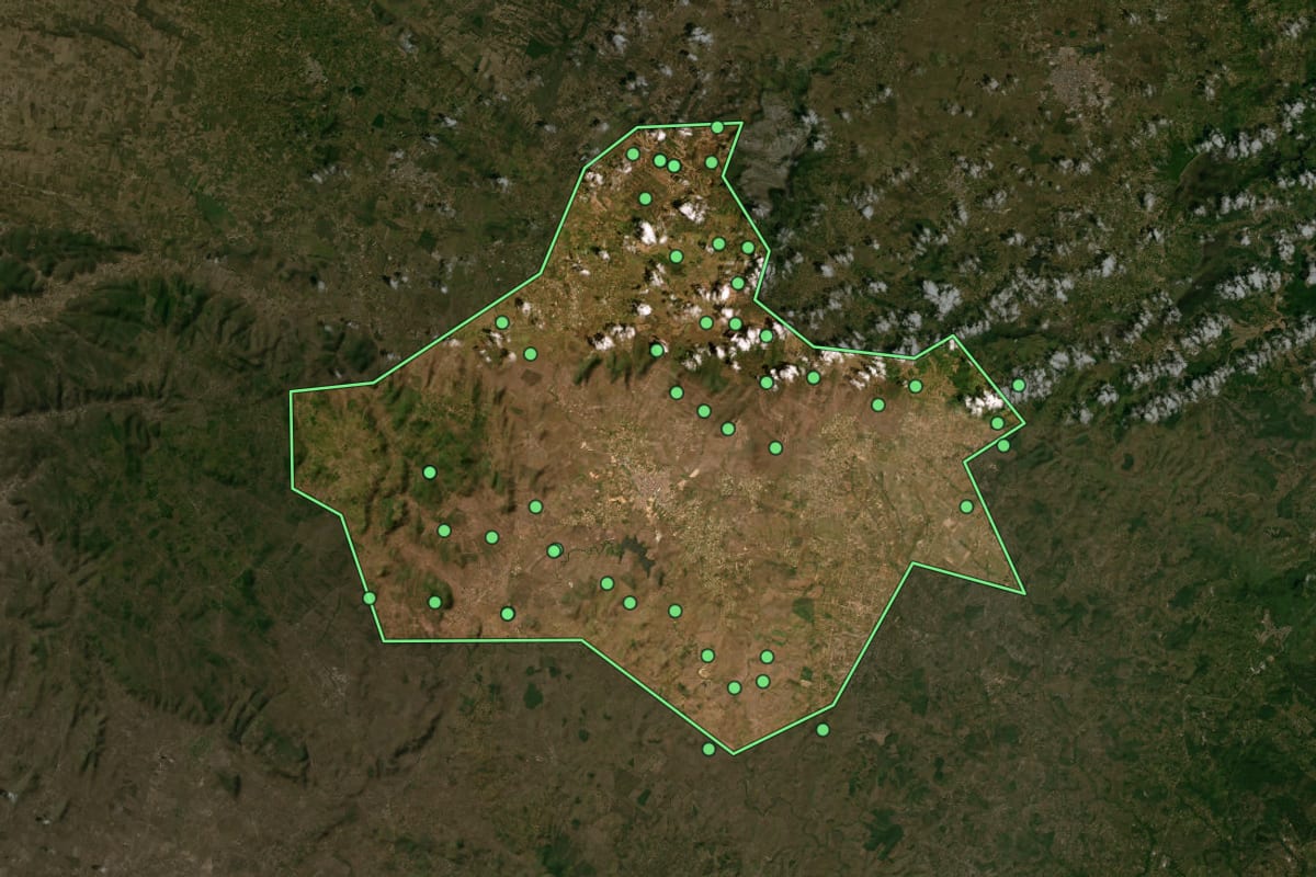 Imagem de satélite de Lagarto (SE), com o contorno do município e a posição dos imóveis desta página.