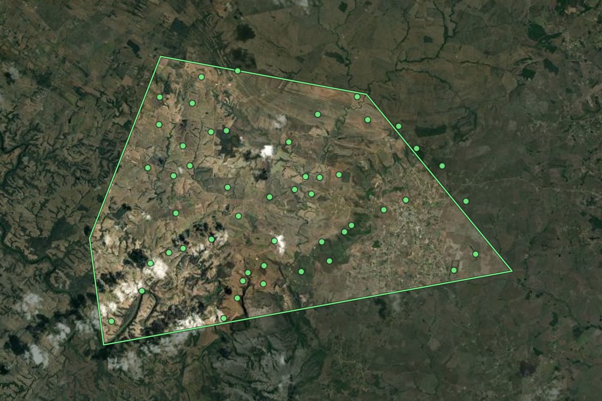 Imagem de satélite de Macambira (SE), com o contorno do município e a posição dos imóveis desta página.