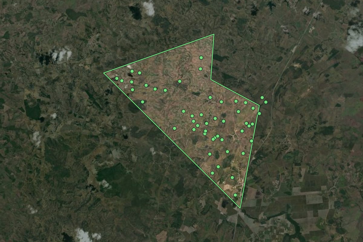 Imagem de satélite de Malhada dos Bois (SE), com o contorno do município e a posição dos imóveis desta página.