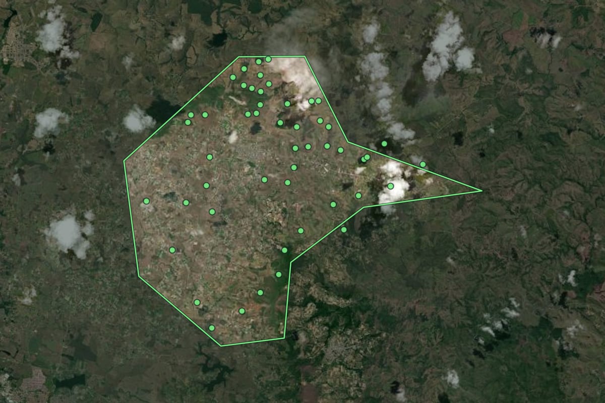 Imagem de satélite de Moita Bonita (SE), com o contorno do município e a posição dos imóveis desta página.