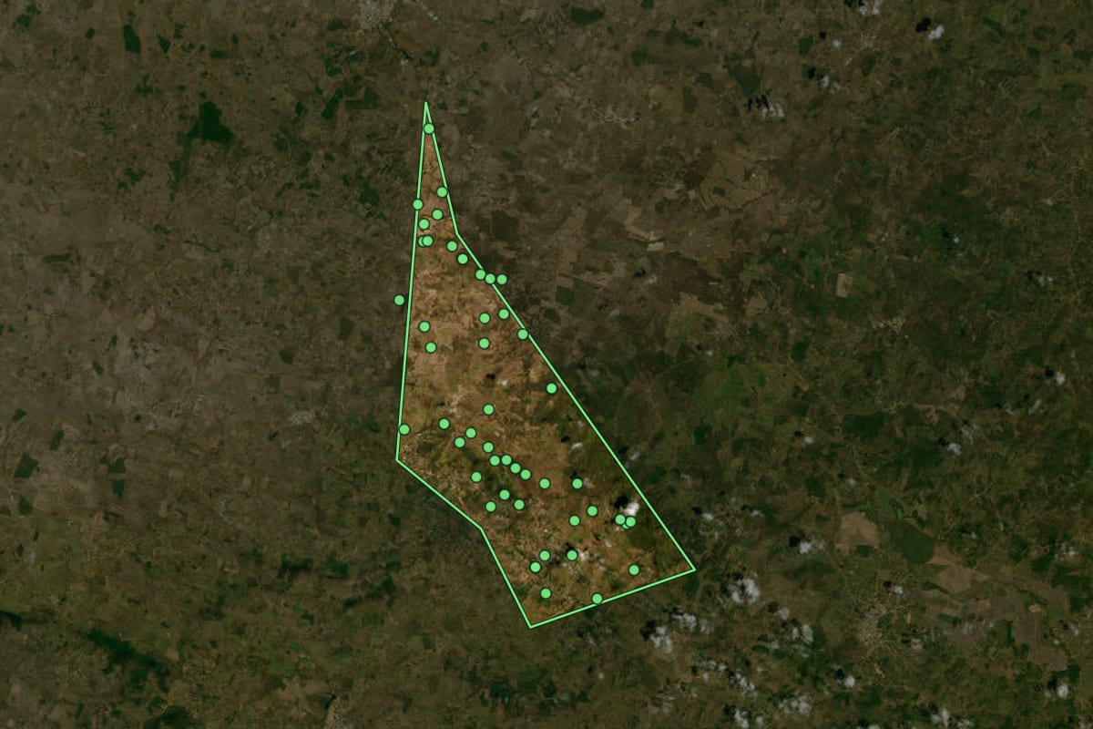 Imagem de satélite de São Miguel do Aleixo (SE), com o contorno do município e a posição dos imóveis desta página.