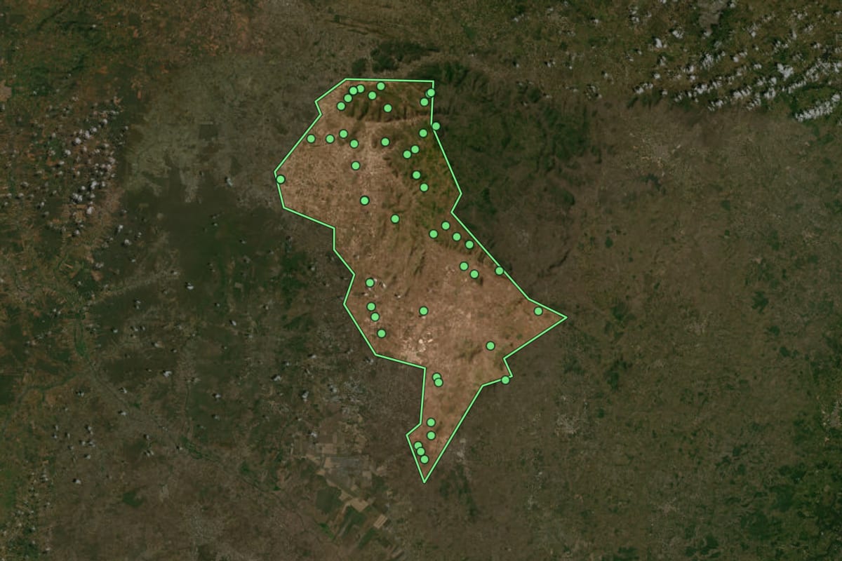 Imagem de satélite de Tobias Barreto (SE), com o contorno do município e a posição dos imóveis desta página.
