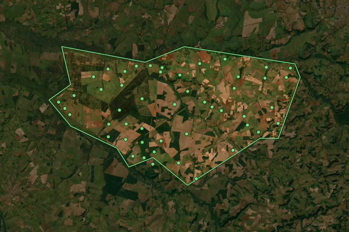 Imagem de satélite de Boa Esperança do Sul (SP), com o contorno do município e a posição dos imóveis desta página.