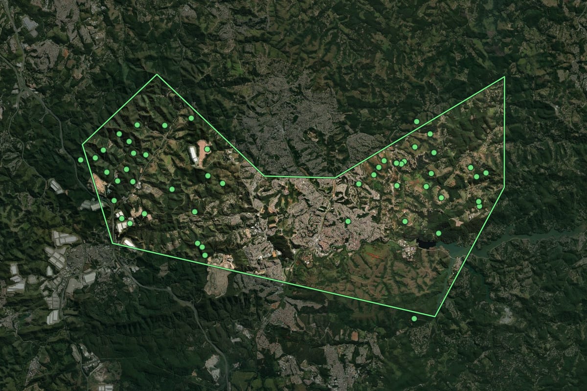 Imagem de satélite de Franco da Rocha (SP), com o contorno do município e a posição dos imóveis desta página.