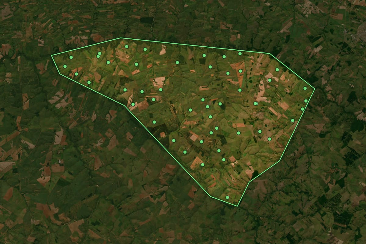 Imagem de satélite de Getulina (SP), com o contorno do município e a posição dos imóveis desta página.