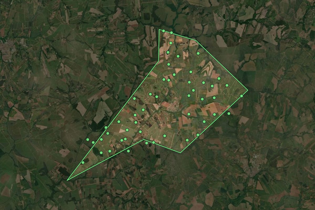 Imagem de satélite de Marapoama (SP), com o contorno do município e a posição dos imóveis desta página.