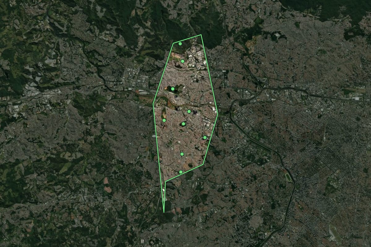 Imagem de satélite de Osasco (SP), com o contorno do município e a posição dos imóveis desta página.