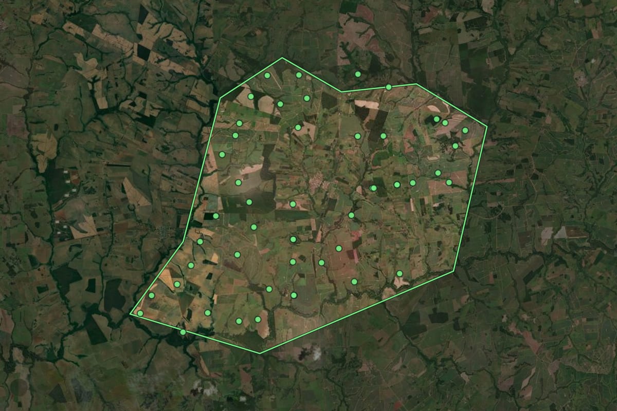Imagem de satélite de Pontalinda (SP), com o contorno do município e a posição dos imóveis desta página.